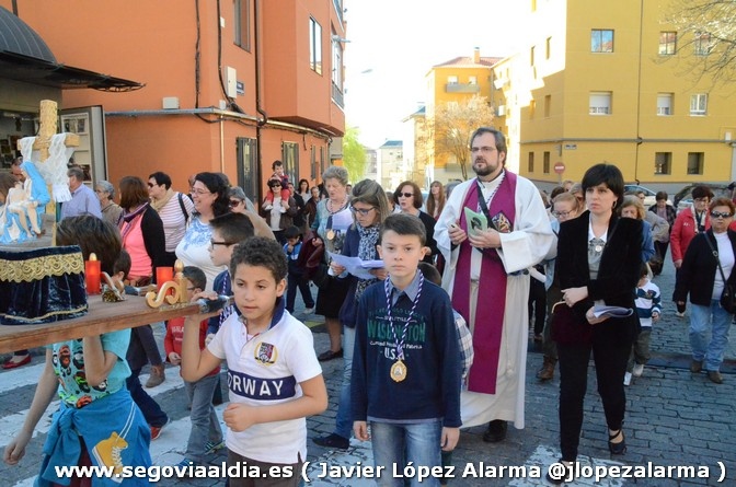 La Procesión de la Pasión de Jesucristo por los niños recorrió las calles del barrio de San José. Segovia al día (1 de Abril 2015)