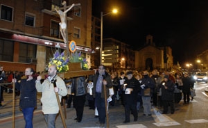 El Cristo del Mercado abre los Via Crucis en la capital (El Adelantado de Segovia 17-III-2016)