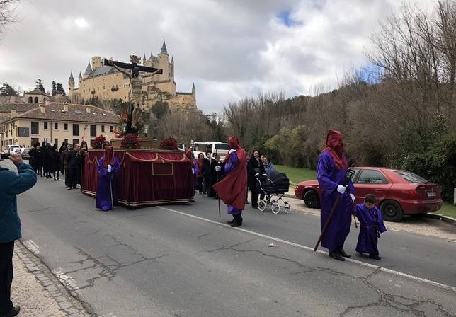 Devoción en San Marcos a prueba del frío (EL día de Segovia 30-III-2018)